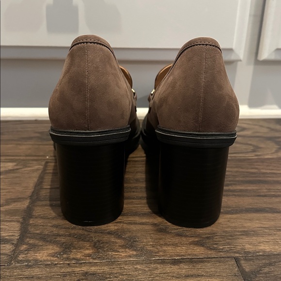 Vionic Taupe Loafers with Gold Details sz 10 - Picture 3 of 4